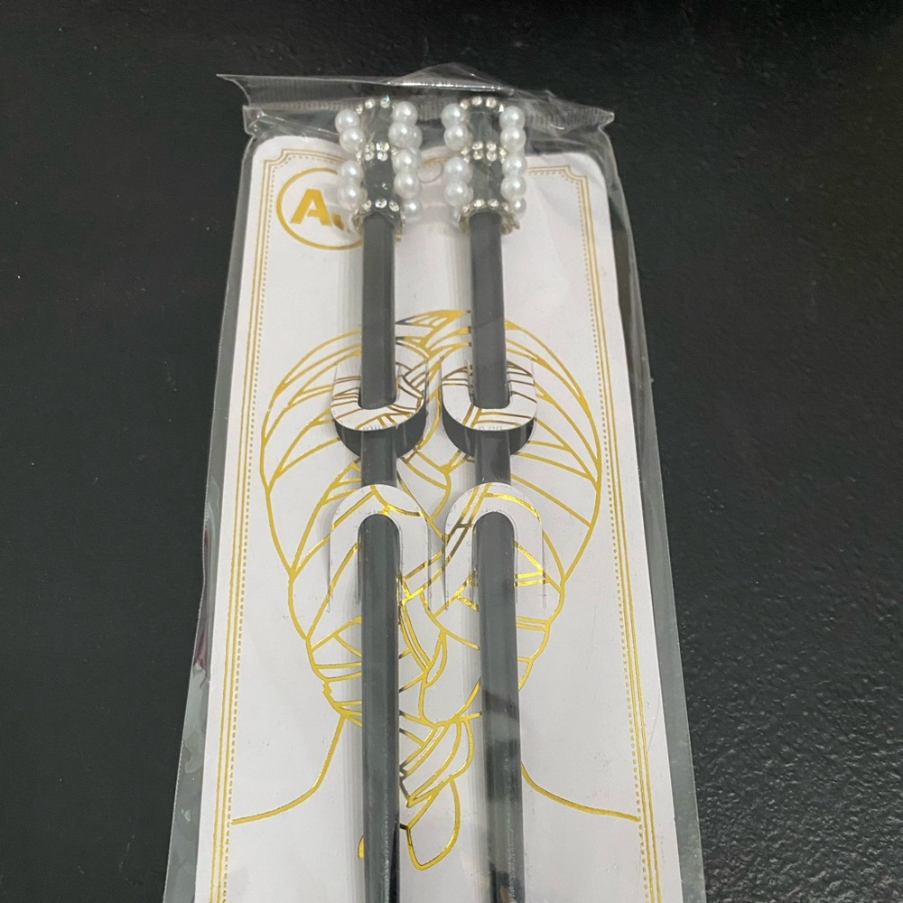 Pearl and rhinestone Chinese hairpins